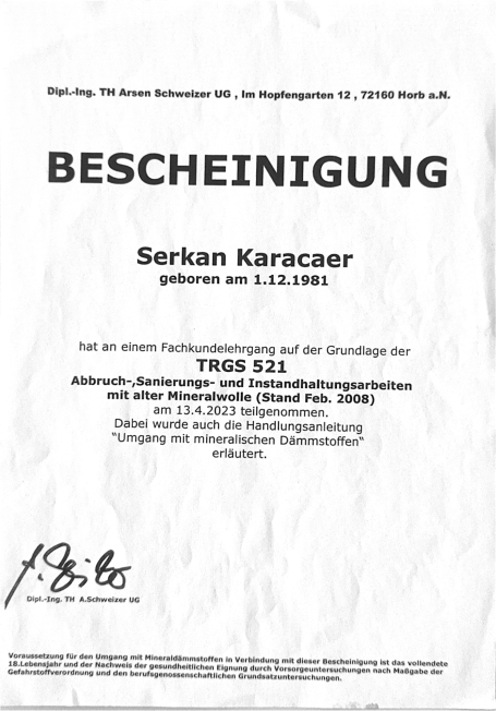 Bescheinigung für Serkan Karacaer, geboren am 1.3.1990, mit gültigen Informationen.